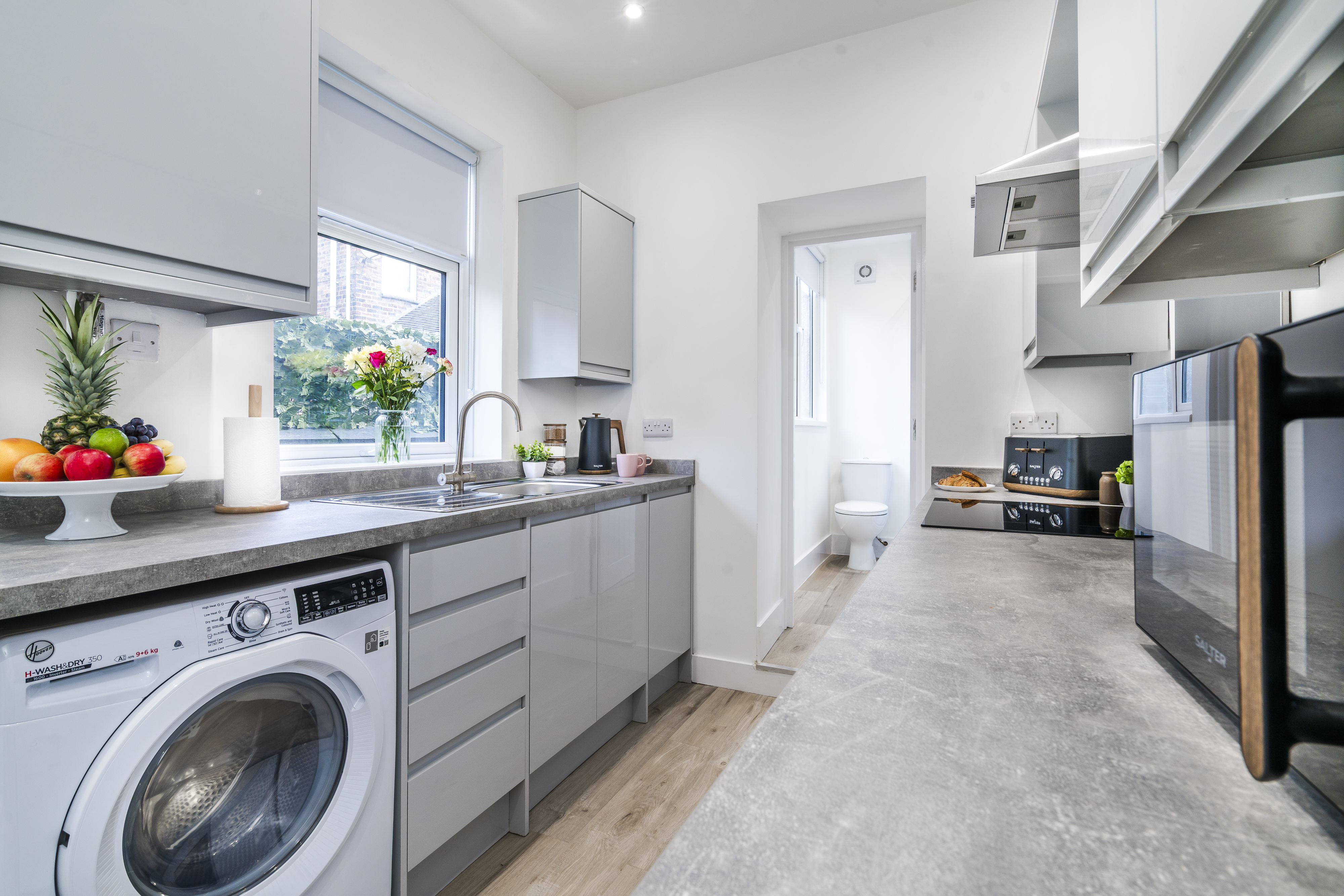 The Weaver master bedroom storage - self-catering rental Newcastle-under-Lyme